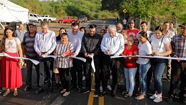 Rubén Rocha inaugura pavimentación