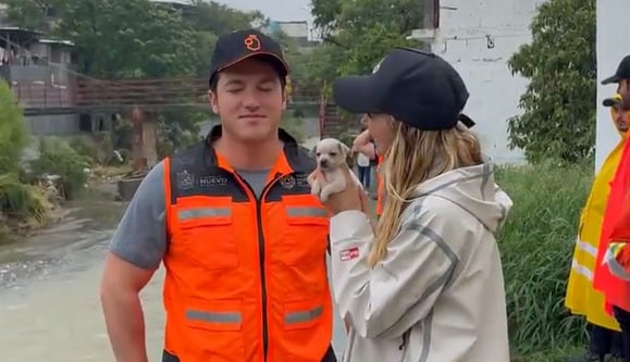 Samuel García reacciona al perrito "Alberto", adoptado por Mariana Rodríguez