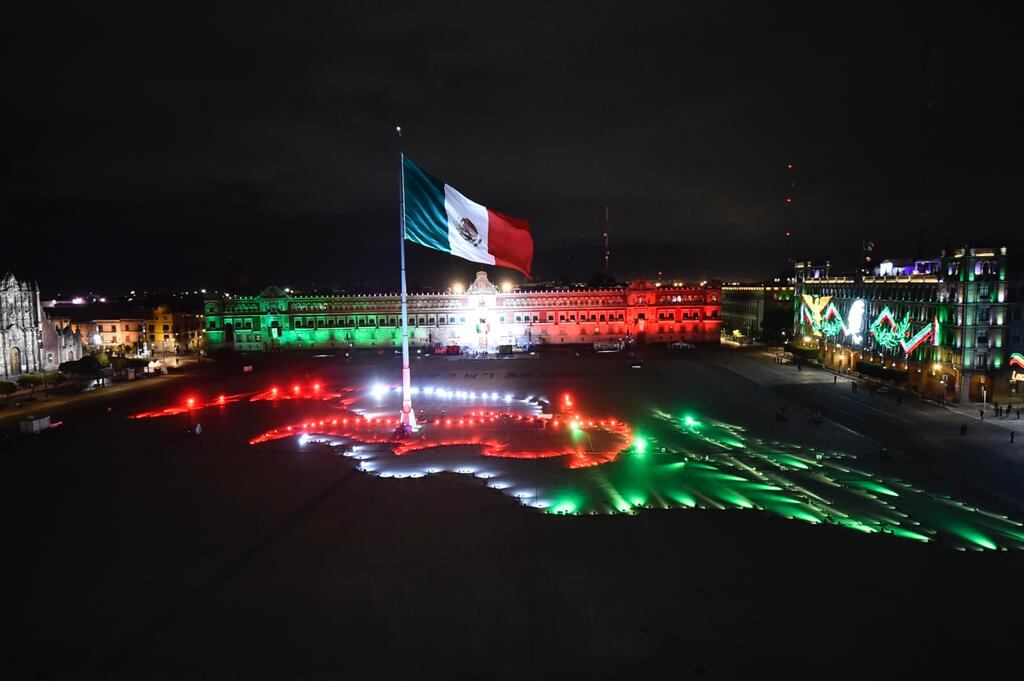 Luces encendidas por la Independencia