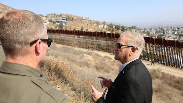 Ronald Johnson celebra avance de cooperación con México en contra del narcotráfico