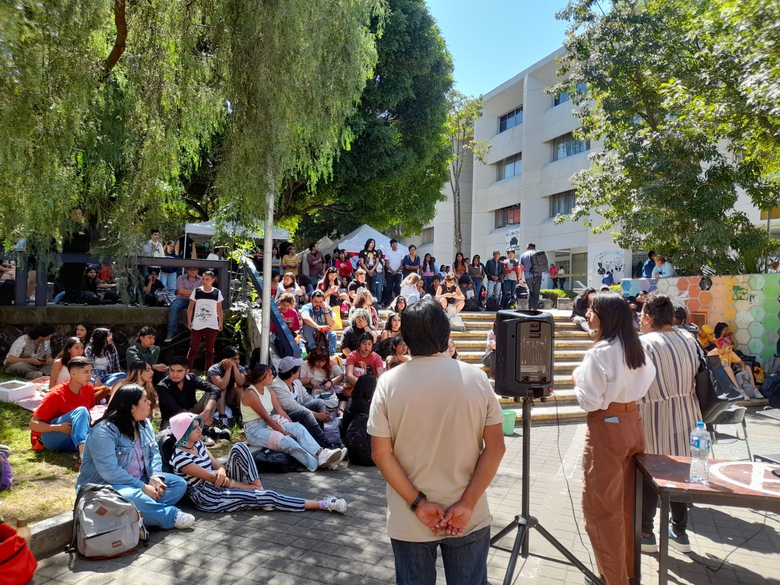 Suspenden clases en FCPyS
