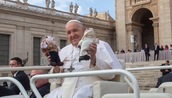Papa Francisco: la vez que le regalaron un muñeco del Dr Simi