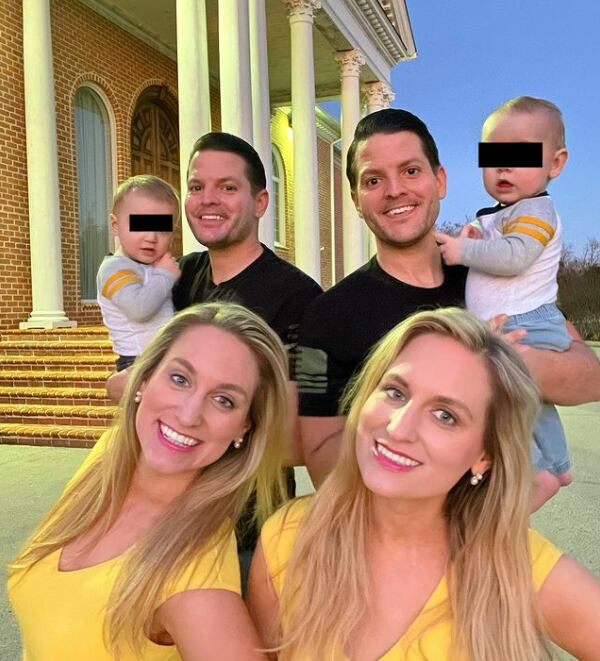 Los hermanos genéticos de 2 parejas de gemelos