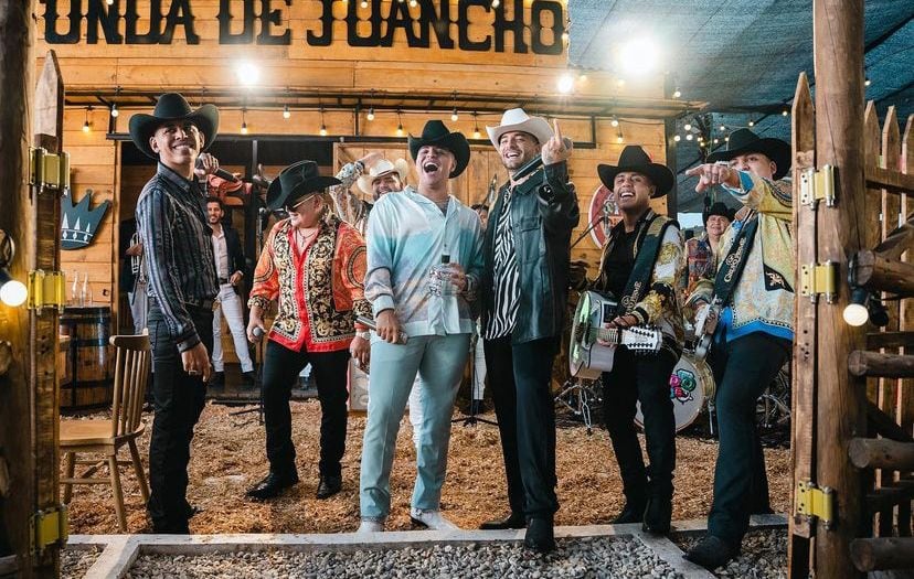 Maluma y Grupo Firme
