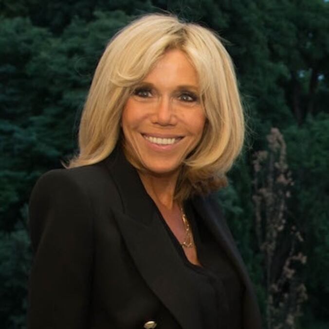 Brigitte Macron enfrenta críticas tras insultos a manifestantes feministas