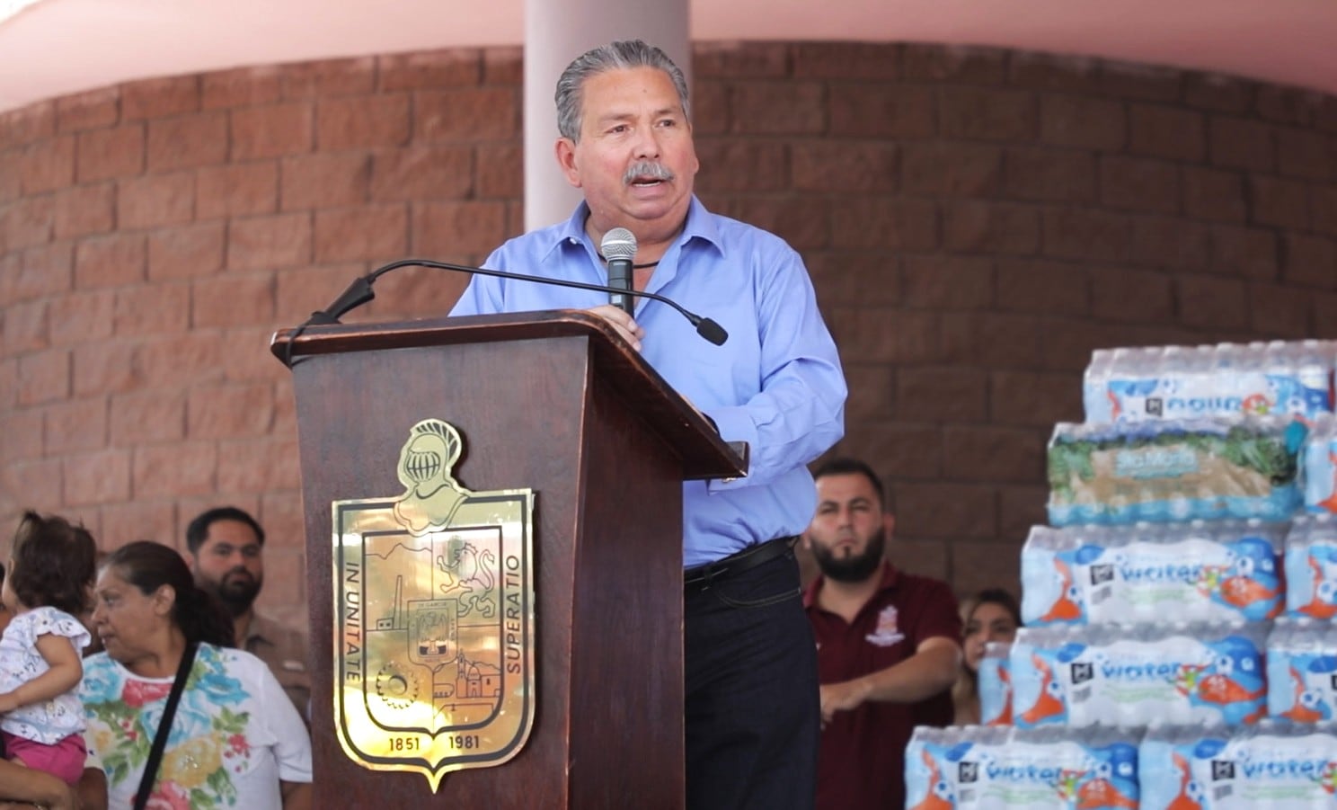 Escobedo apoya con agua potable a García ante la crisis hídrica que afecta a familias del municipio.