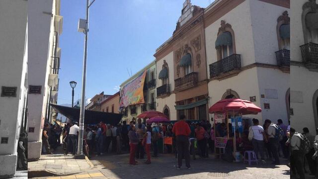 Analiza Sección 22 bloqueo de oficinasdel Gobierno de Oaxaca