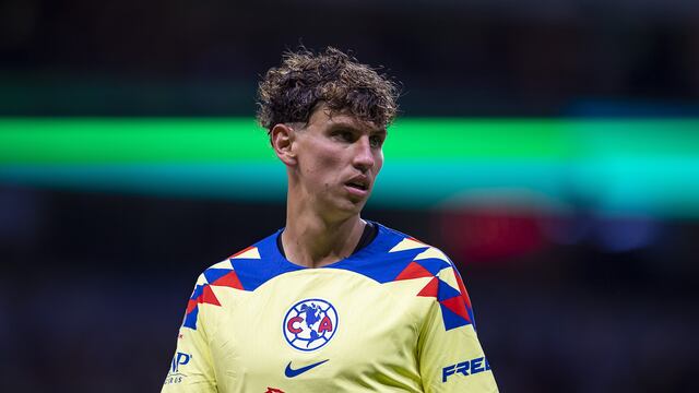 Igor Lichnovsky con América.