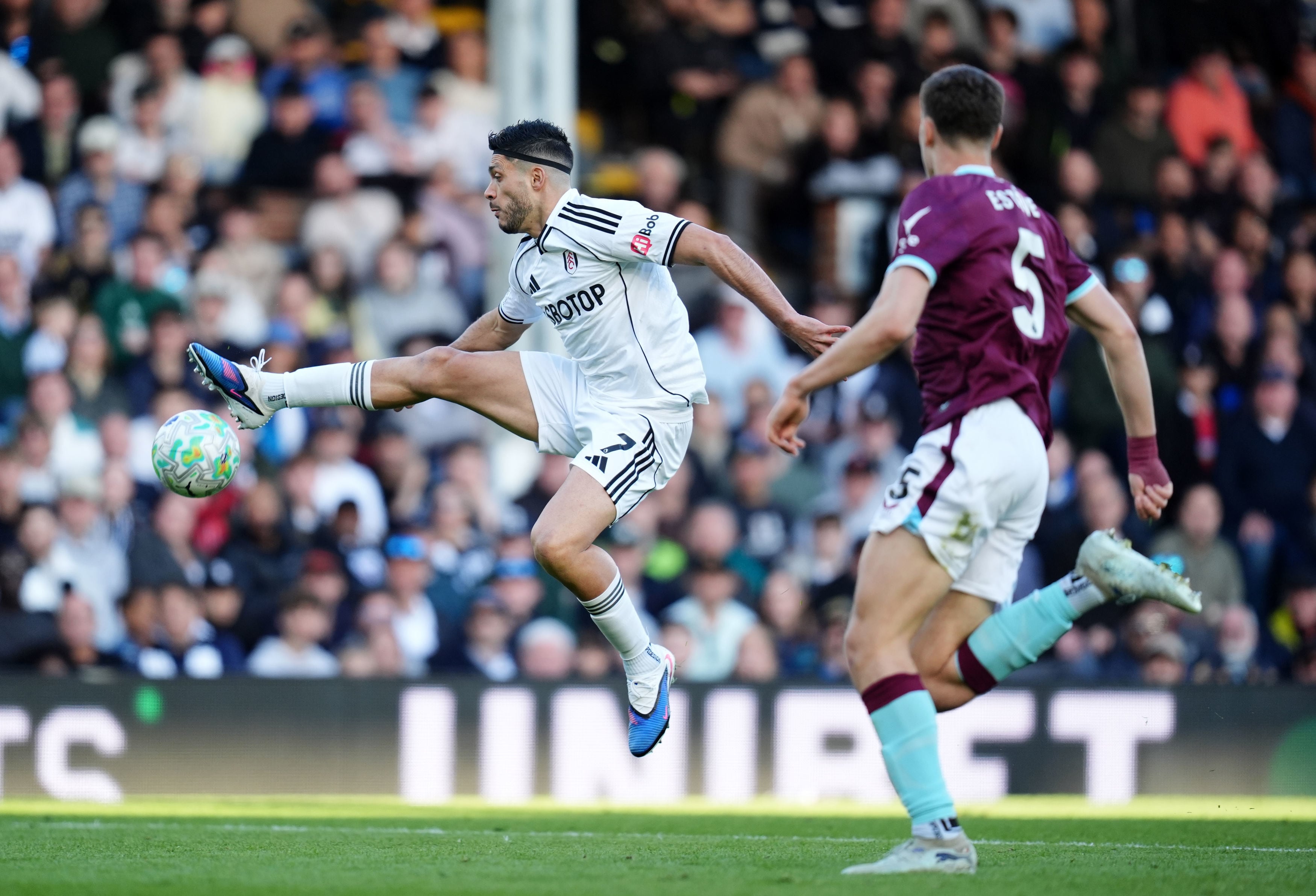 Raúl Jiménez anotó en el Fulham vs Burnley