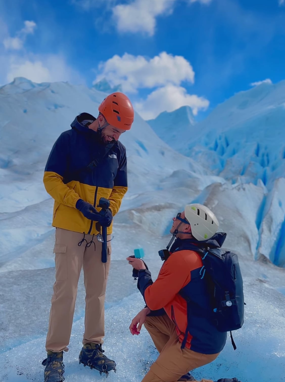 Salvador Martí, conductor de Hoy, se compromete con su novio tras 10 años de noviazgo