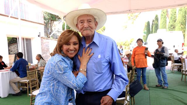 Lorena Cuéllar Cisneros atiende necesidades de los ciudadanos