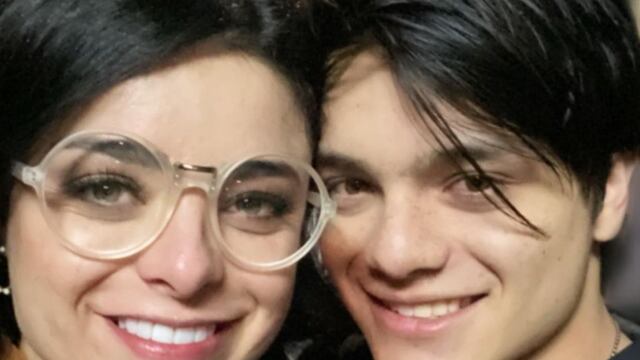 Violeta Isfel con su hijo Omar