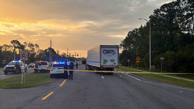 Muere migrante atropellado por tráiler durante operativo del ICE en Estados Unidos
