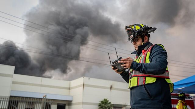 Tijuana: Incendio consume almacén de insumos médicos de la Secretaría de Salud de Baja California