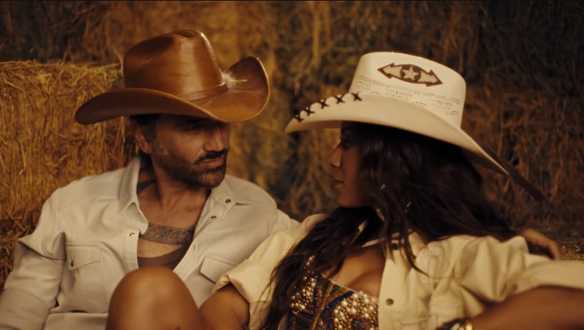 Alejandro Fernández y Anitta.