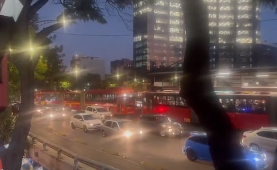 Tráfico colapsa la CDMX hoy 8 de diciembre