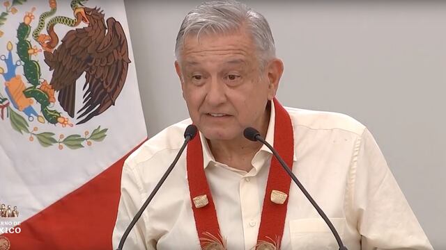 El presidente AMLO durante su mensaje desde el Hospital Rural en Tlaxiaco, Oaxaca.