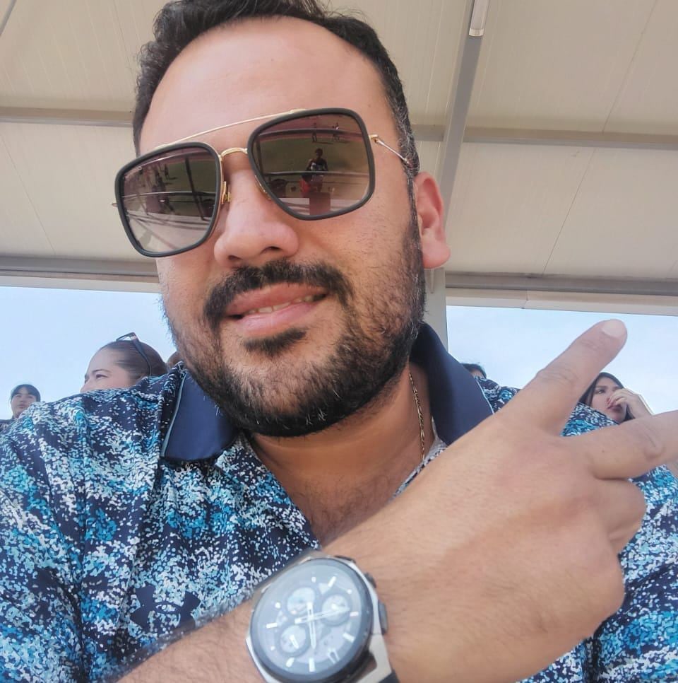 Tessio Gómez, esposo de Carmiña Castro.