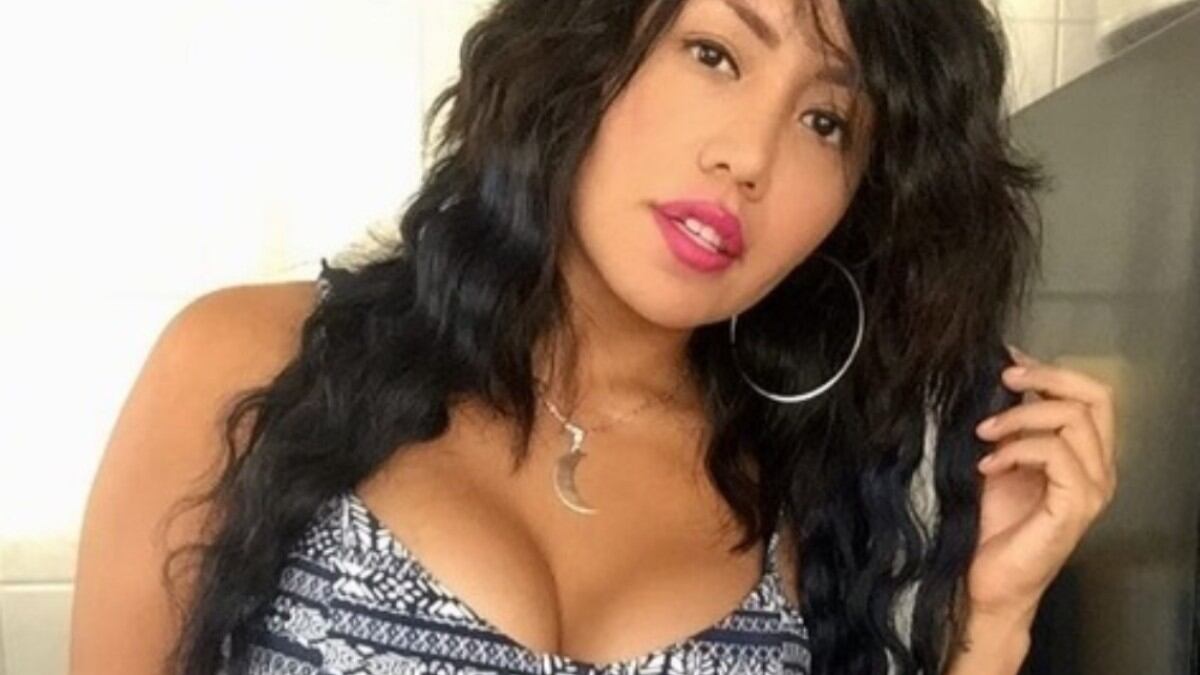 Mujer Luna Bella.