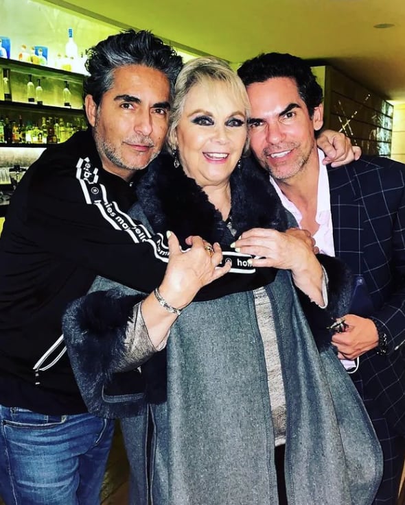 Raúl Araiza celebra Navidad junto a su familia