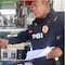 Policía de CDMX encuentra cartera con 11 mil pesos en Taxqueña y la devuelve a su dueño