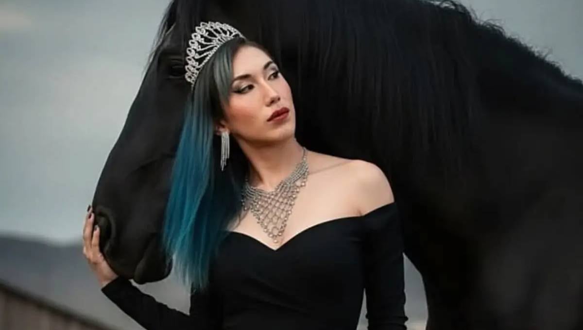 Fanny Delgado, “La chica del pelo bluuu”
