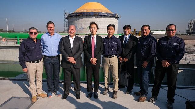 Enrique Alfaro en planta de tratamiento El Ahogado