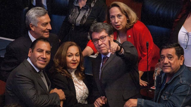 Momentos posteriores a la toma de protesta de Sanjuana Martinez como titular de Notimex.