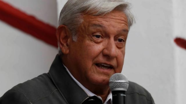 En estas conferencias de prensa, los periodistas de la fuente no cuestionan a AMLO ni a su equipo por temor a ser linchados o abucheados por las personas que asisten.