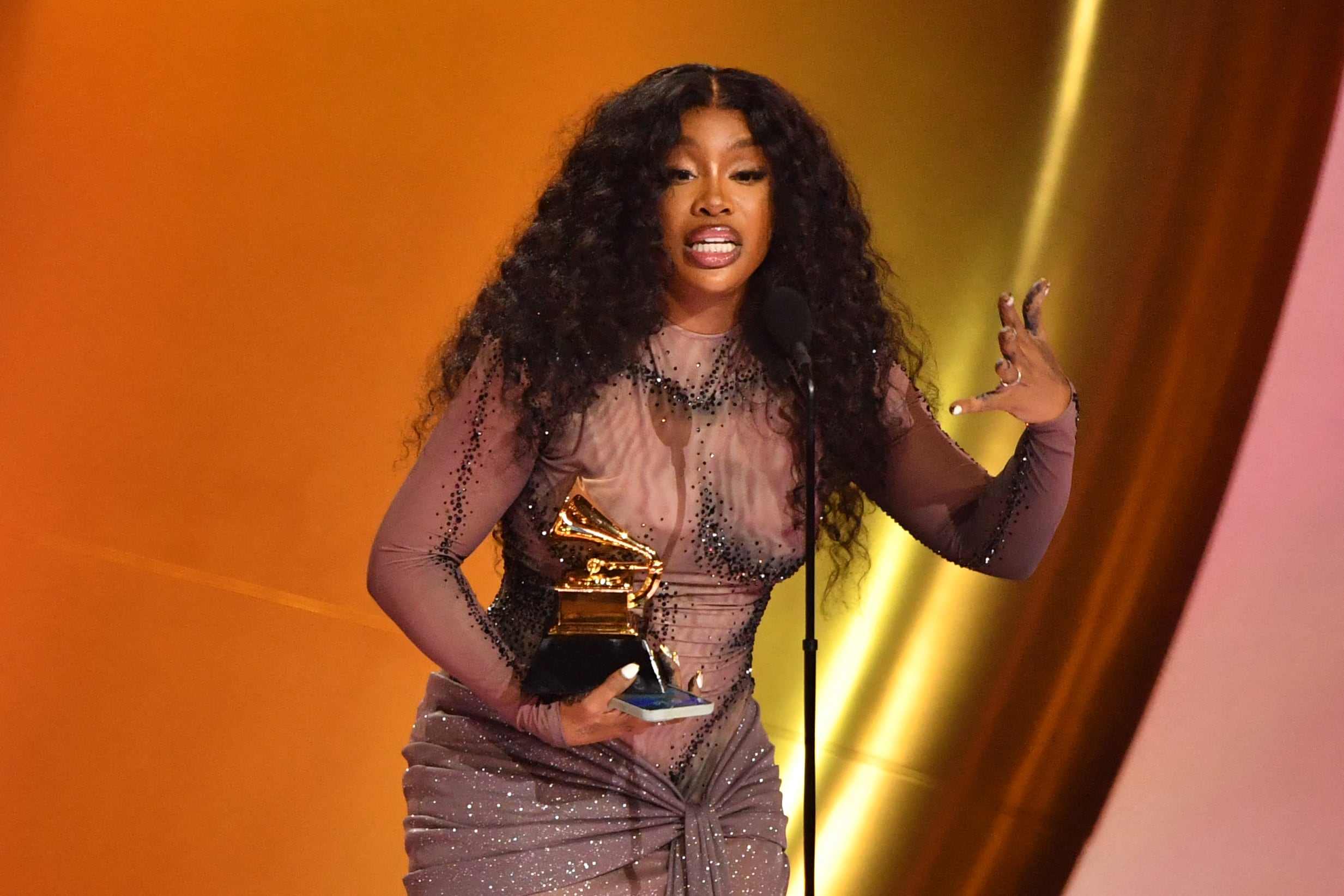 SZA en Premios Grammy