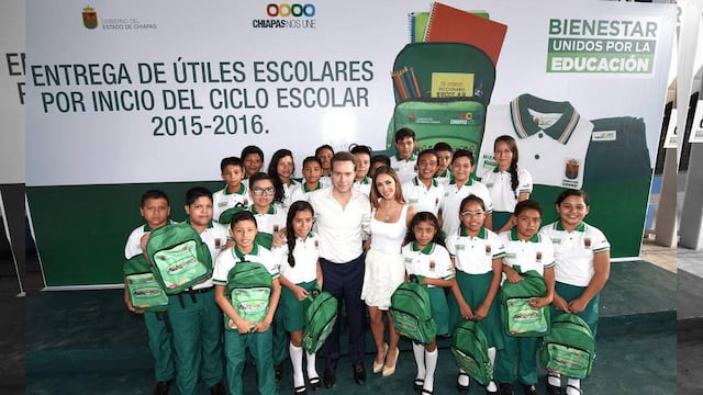 Dan a estudiantes de Chiapas útiles, mochilas y uniformes escolares