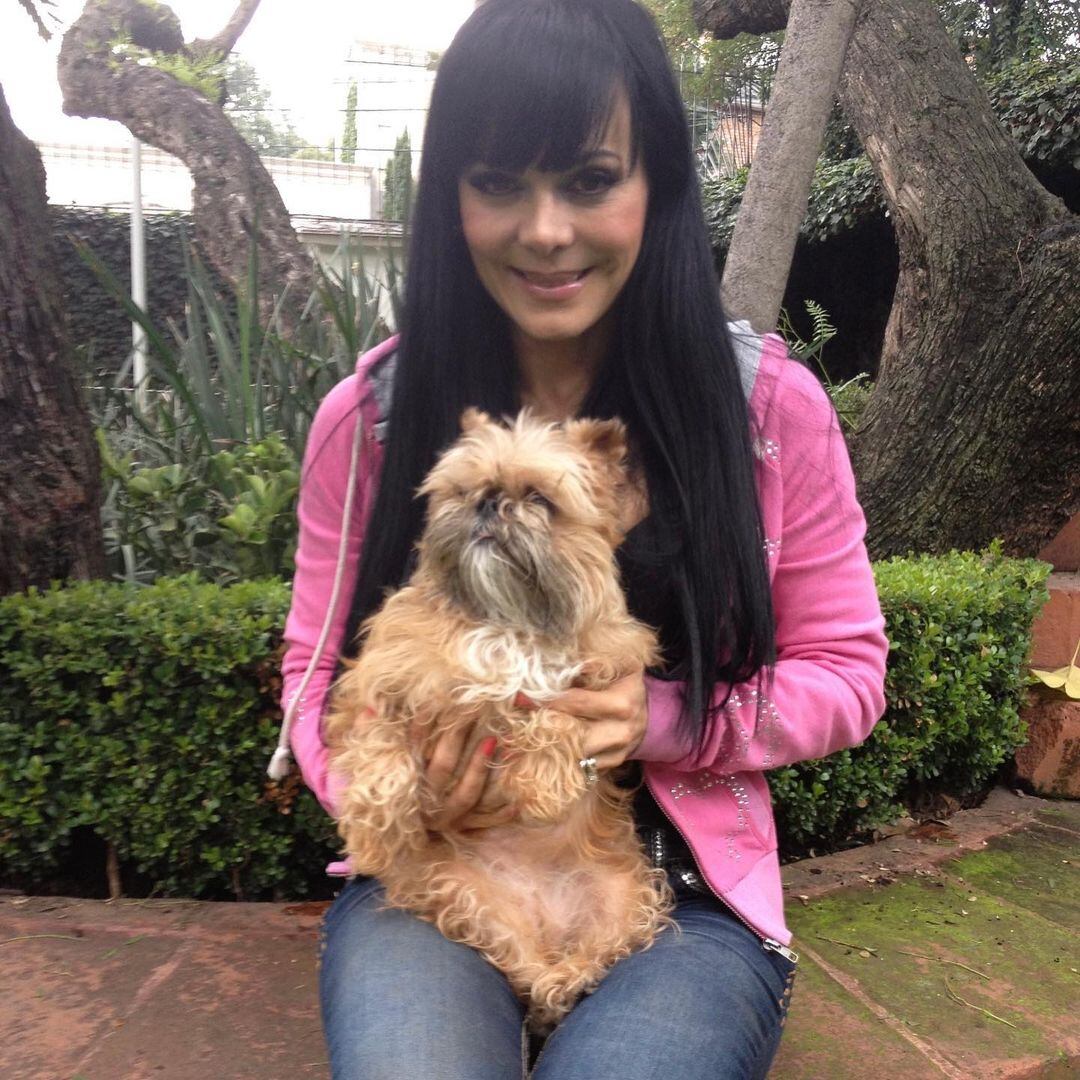 Maribel Guardia y su perrita Paris