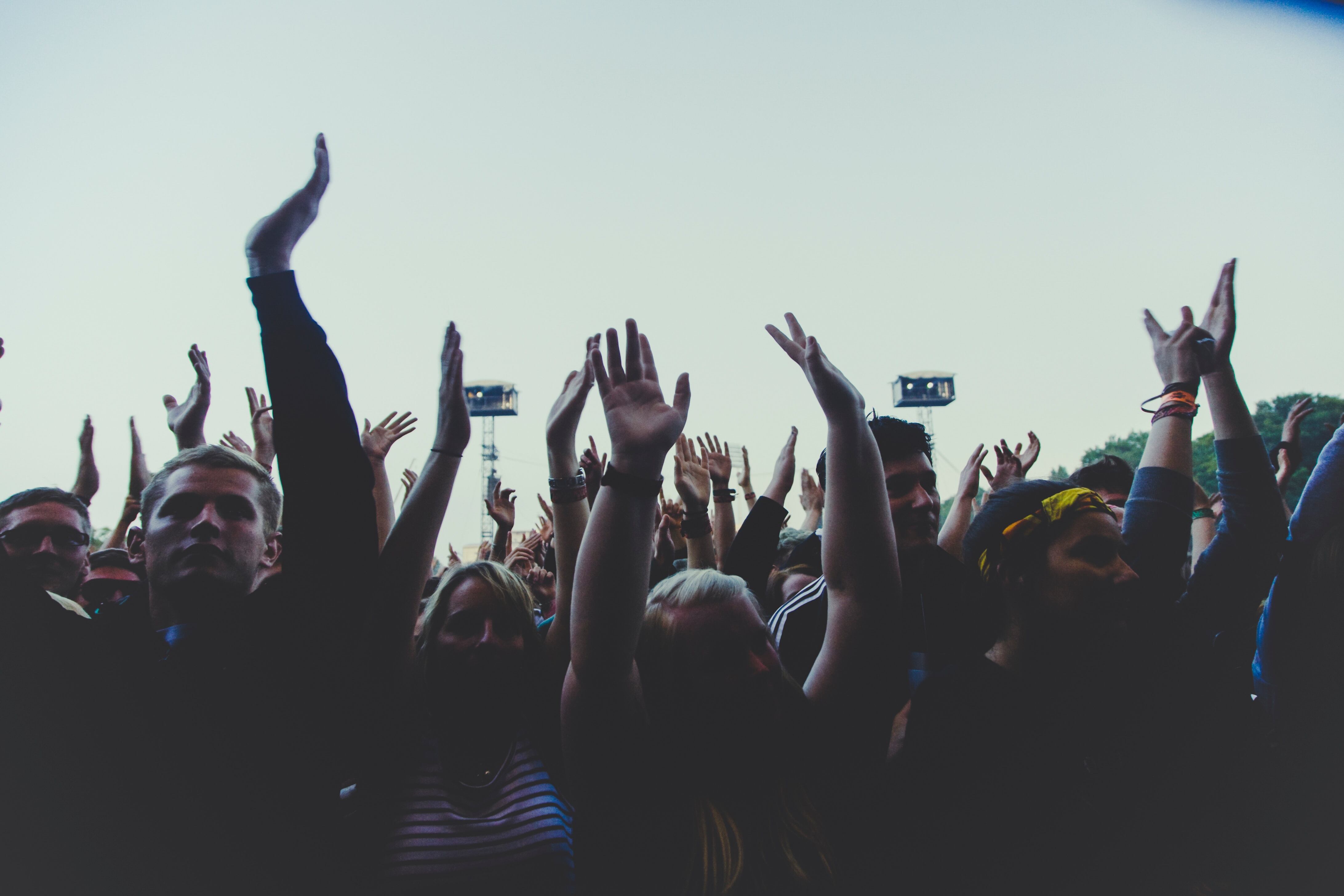 Acaba pelea con sus mejores pasos de baile