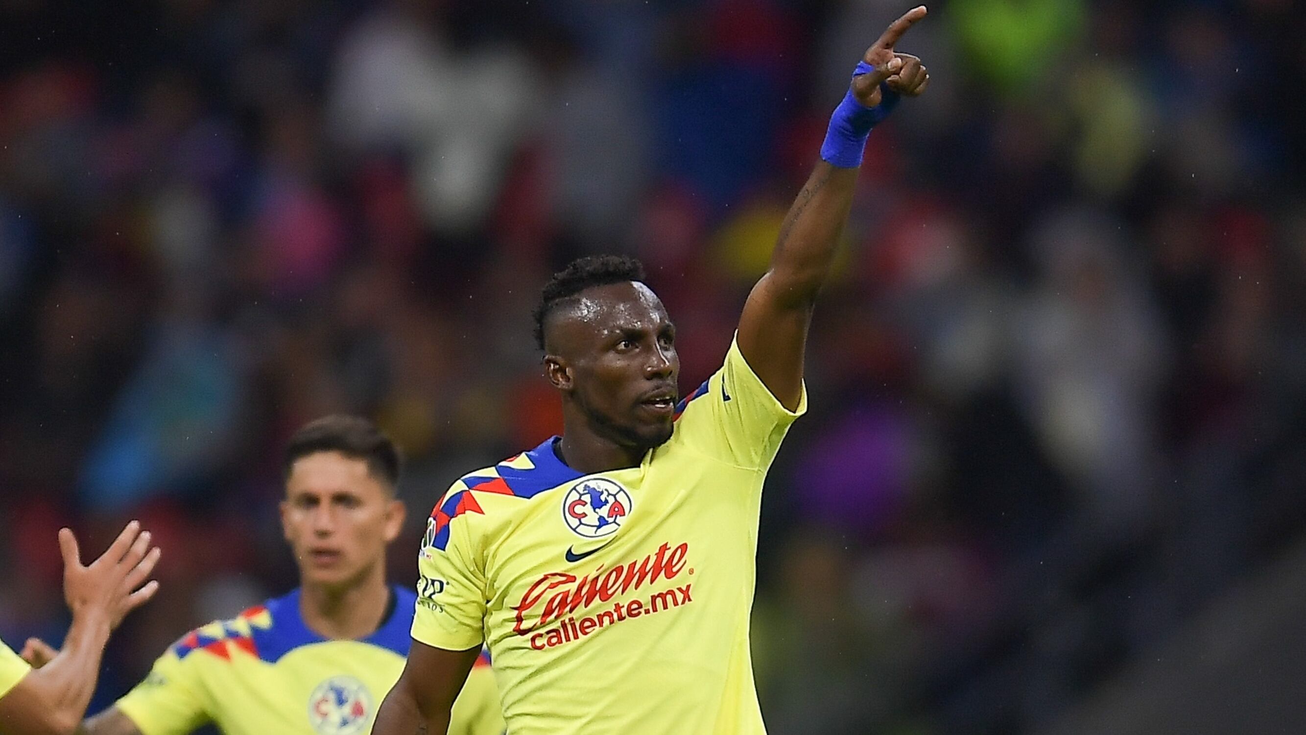Julian Quinones celebra su gol 1-1 de America durante el partido America vs Leon, correspondiente a la Jornada 06 del Torneo Apertura 2023 de la Liga BBVA MX, en el Estadio Azteca, el 26 de Agosto de 2023.