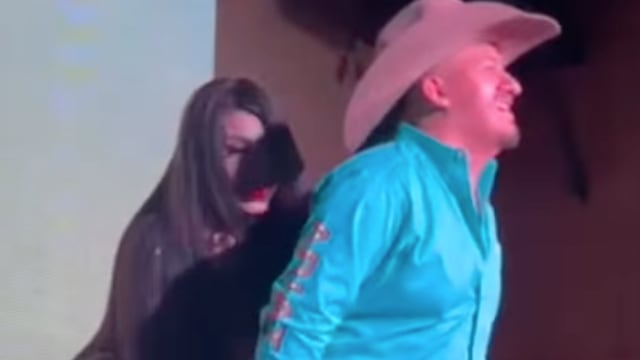 Vanessa Labios 4K inicia su gira picando traseros