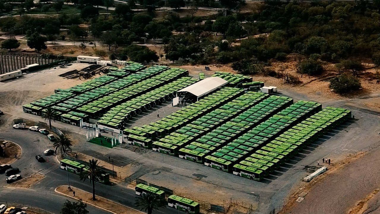 Samuel García ha entregado mil camiones ecológicos en Nuevo León