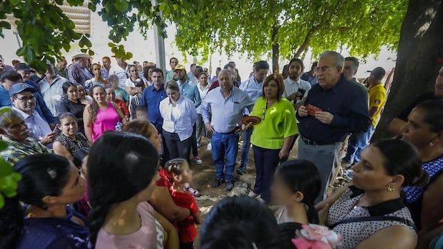 Rubén Rocha en brigada especial de apoyo social y humanitario del municipio de Sinaloa