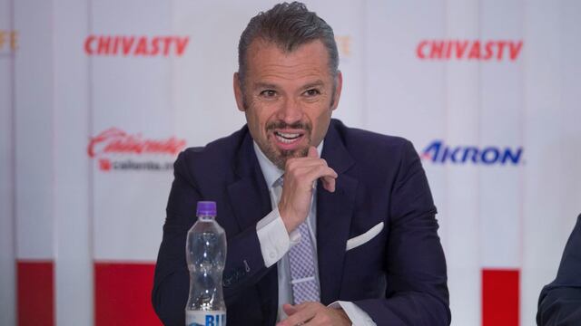 José Luis Higuera al frente de las Chivas