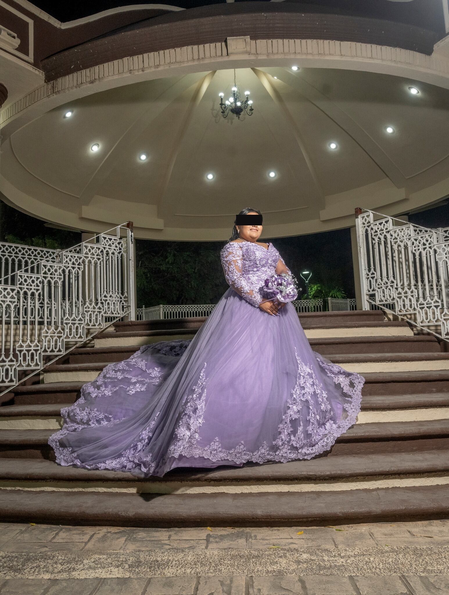 Quinceañera decidió tomarse fotos en camión de basura