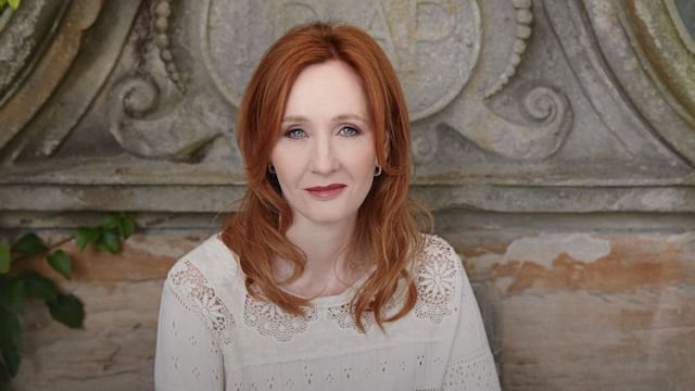 Trolean a J.K. Rowling; humoristas rusos se hace pasar por Zelensky