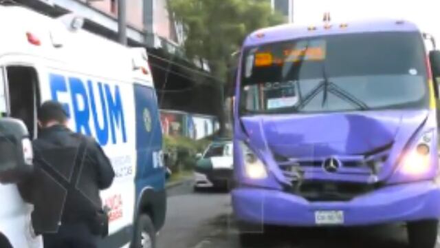 Choque entre dos camiones en Avenida Benjamín Franklin