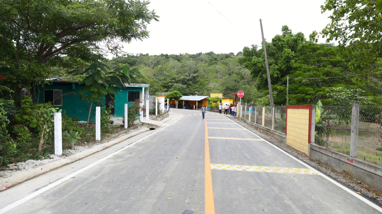 Ricardo Gallardo inaugura el camino La Providencia