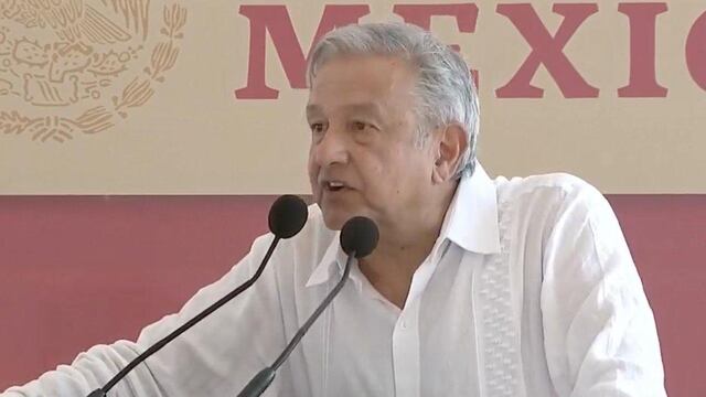 Las alusiones a los ‘fifis’, a los conservadores y neoliberales perforan aún más esa brecha.