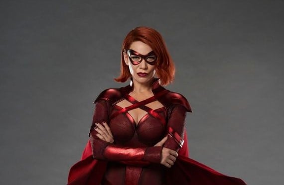 Laurie Holden como Crimson Countess