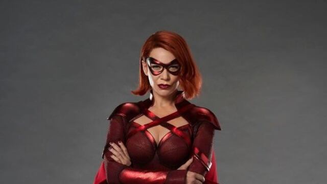 Laurie Holden como Crimson Countess