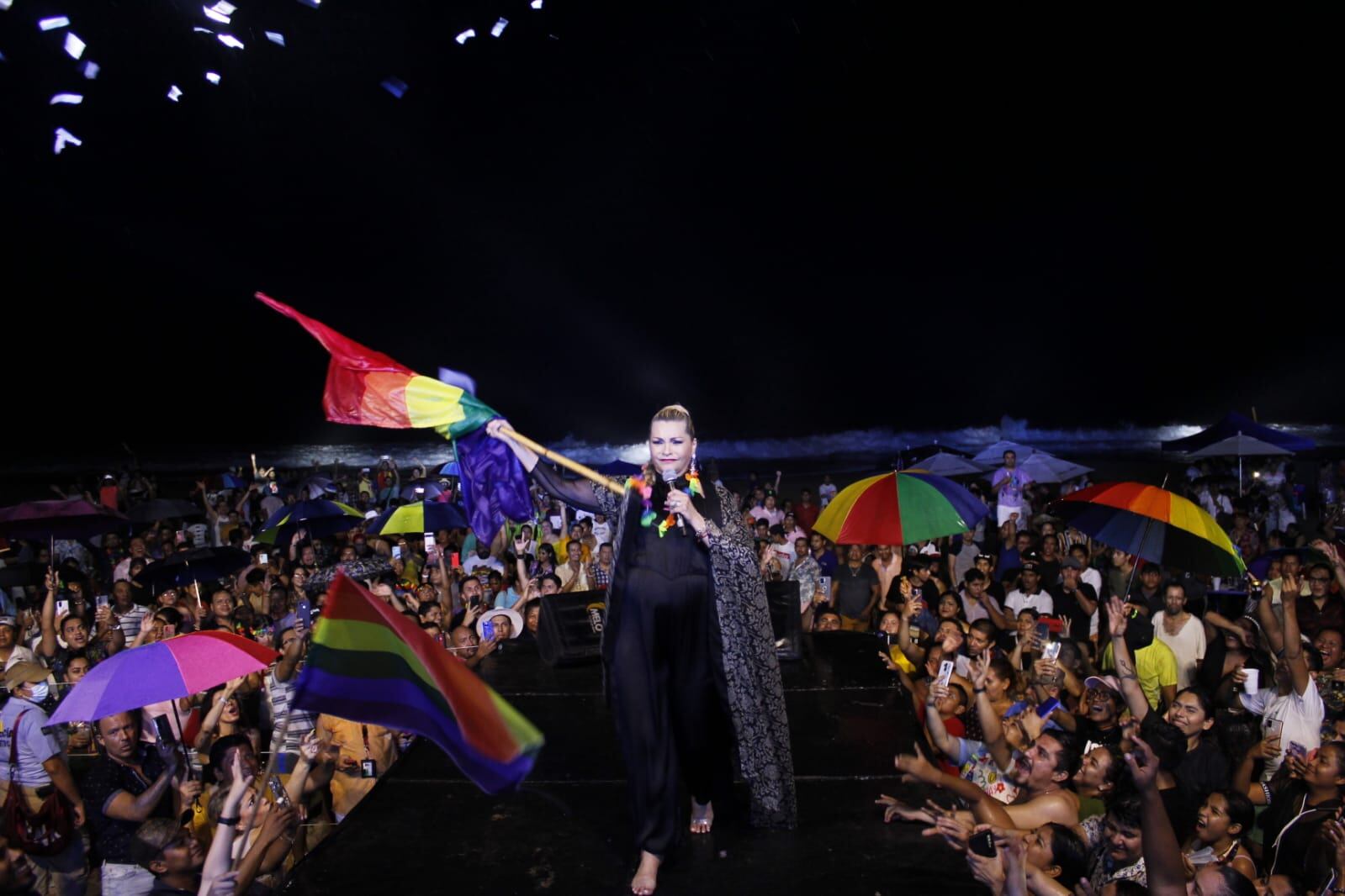 Rocío Banquells en el Acapulco Pride Fest 2022