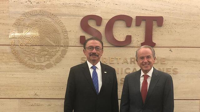 Juan Manuel Carreras atiende las obras