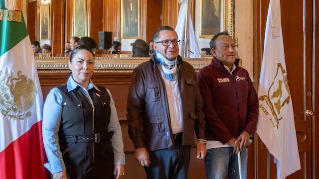 Toluca condona derechos a artesanos del Alfeñique y Feria de la Enchilada