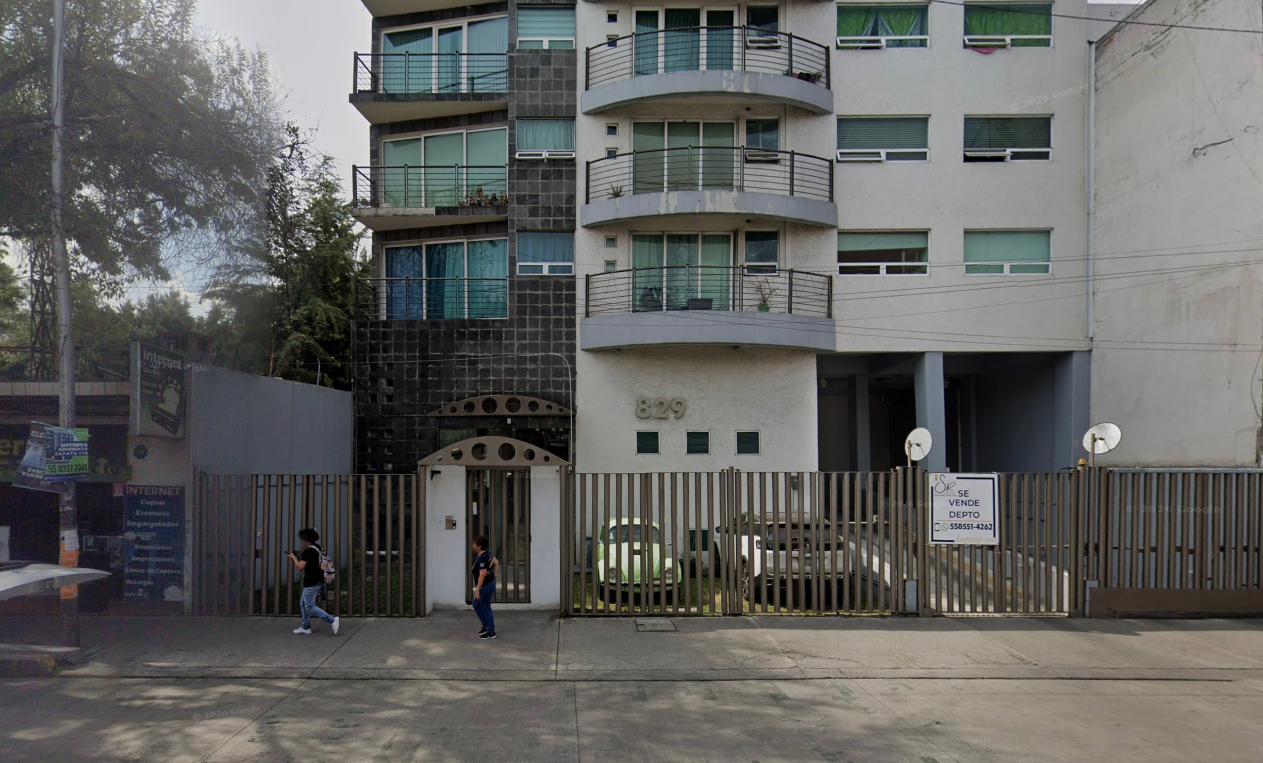 Peritos de la Fiscalía CDMX ingresan al edificio del hallazgo de Edith Guadalupe