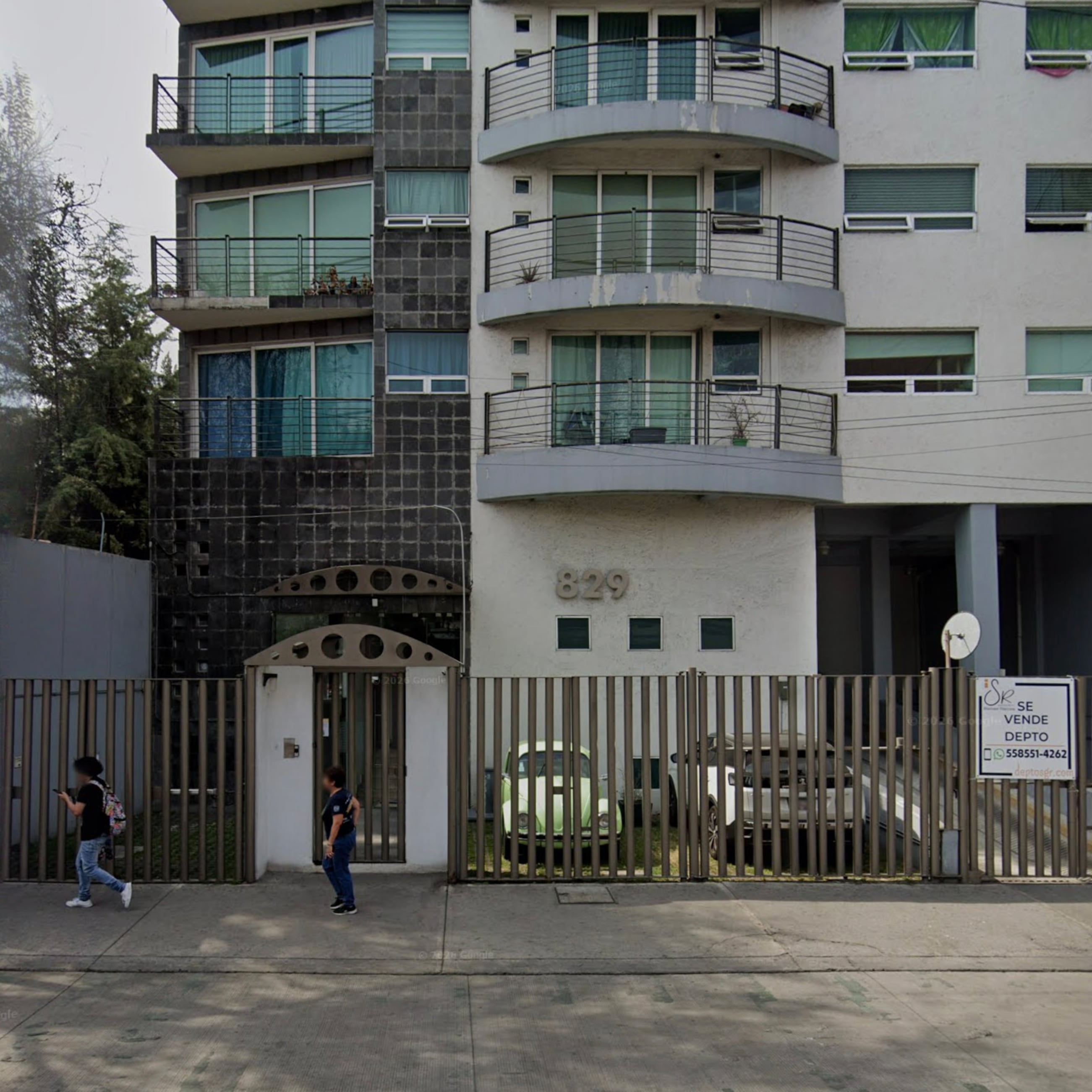 Peritos de la Fiscalía CDMX ingresan al edificio del hallazgo de Edith Guadalupe